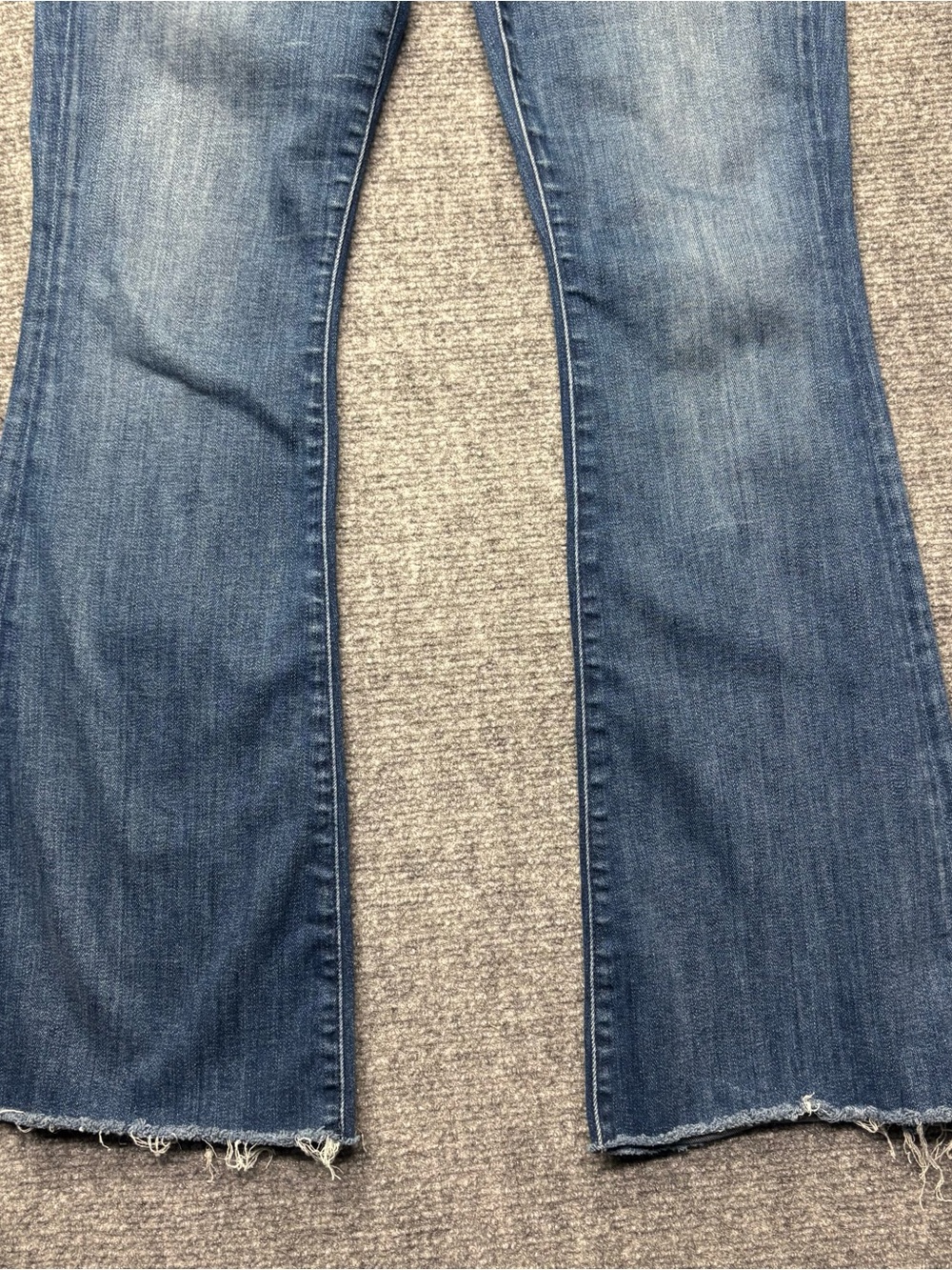 MOTHER Jeans Womens 28 Weekender Fray in Not Rough Enough Flare Raw Hem USA Made - Picture 12 of 14